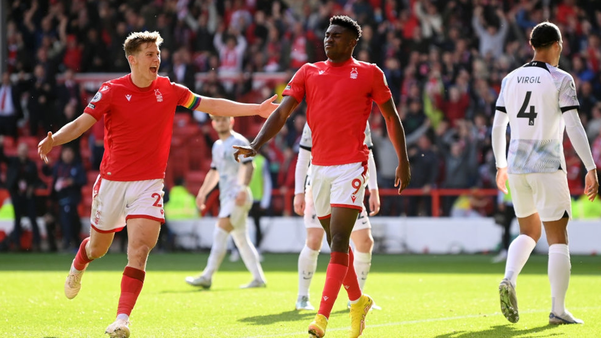 同时保持对 同时保持对